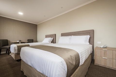 The Lighthouse Hotel - Accommodation Cairns 3