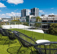 The Nest - Quirky Queen Sized Space with Roof Terrace - Accommodation Cairns