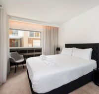 The Nest - Smart Suite on Newcastle St with Rooftop Views - Accommodation Cairns