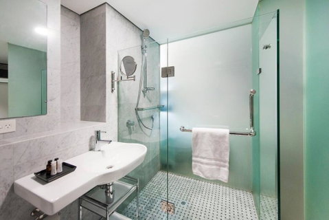 The Nest - Trendy Studio Near City Centre With Roof Terrace - Accommodation Cairns 3