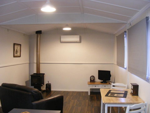 The Old School House BnB - Accommodation Cairns 0