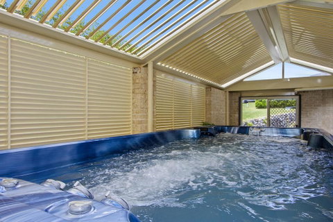 The Orient - Family & Pet Friendly - Huge Spa - Accommodation Cairns 1