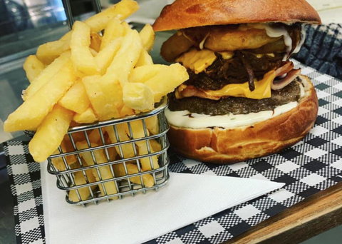 The Premier Hotel Broadmeadow - Accommodation Cairns 2