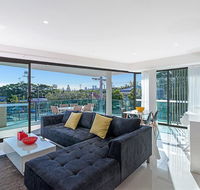 The Princess of Bulimba - Executive 3BR Bulimba Apartment with Large Balcony Next to Oxford St - Accommodation Cairns