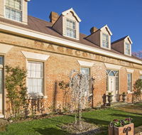 The Racecourse Inn - Accommodation Cairns