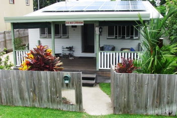 The Red Sparrow with Accommodation Cairns