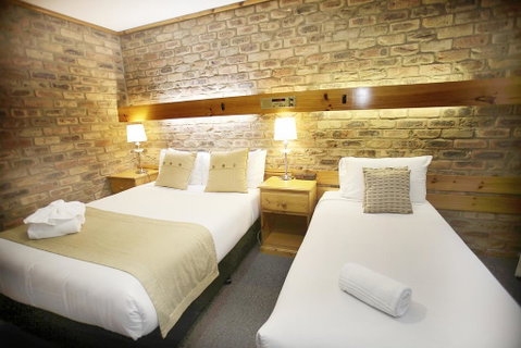 The Settlement Historic Hotel - Accommodation Cairns 1