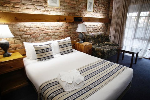 The Settlement Historic Hotel - Accommodation Cairns 2