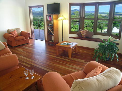 The Summit Bed & Breakfast - Accommodation Cairns 0