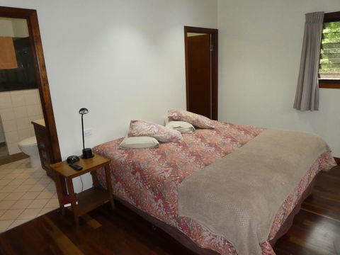 The Summit Bed & Breakfast - Accommodation Cairns 2