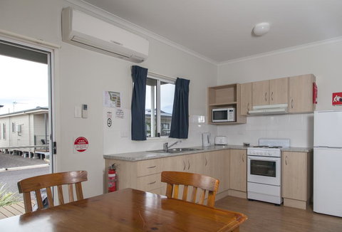 The Sundowner Cabin & Tourist Park - Accommodation Cairns 1