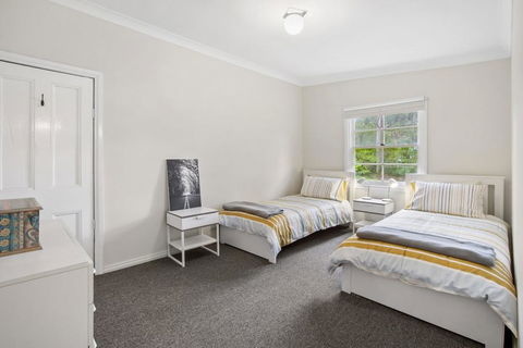 THE TEACHERS COTTAGE - Accommodation Cairns 2