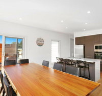 The Wharf House - Budgewoi - Accommodation Cairns