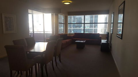 Three Bedroom @ Paramount - Accommodation Cairns 2