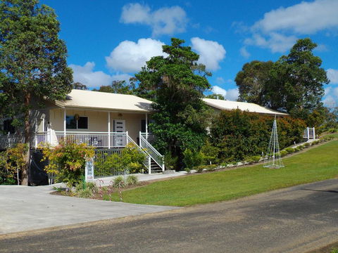 Tinaroo Sunset Retreat - Accommodation Cairns 0