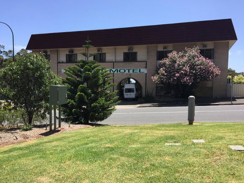 Tollgate Motel - Accommodation Cairns 0