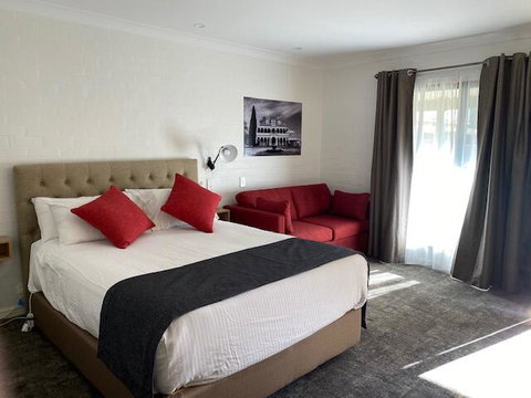 Town Square Motel - Accommodation Cairns 2