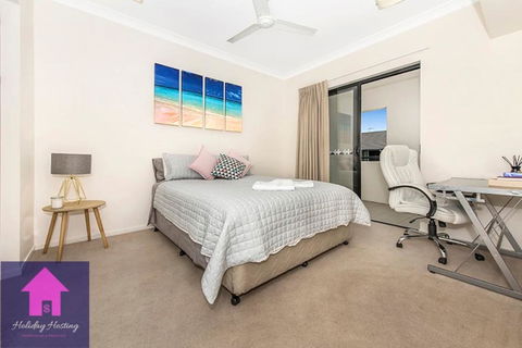 Townsville Luxury Spacious Apt 3 BR-2BTH Pools - Accommodation Cairns 2