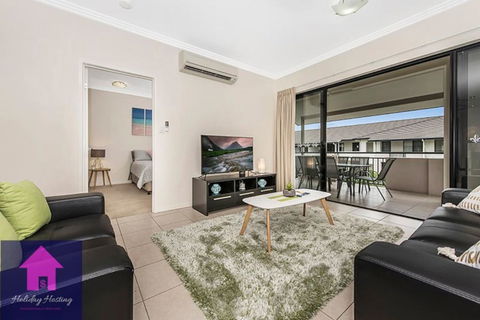 Townsville Luxury Spacious Apt 3 BR-2BTH Pools - Accommodation Cairns 1