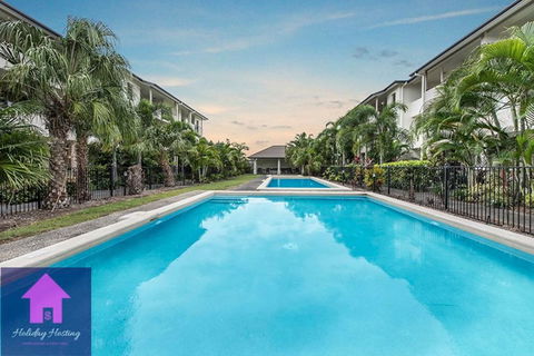 Townsville Luxury Spacious Apt 3 BR-2BTH Pools - Accommodation Cairns 0