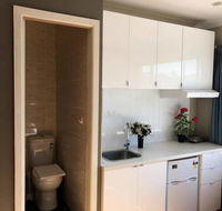 Traveler's Affordable Studio Unit Beverly Hills - Accommodation Cairns