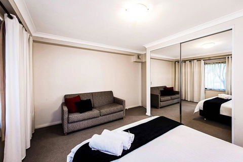 Two Bedroom Apt Next To Perth CBD With Parking. - Accommodation Cairns 3
