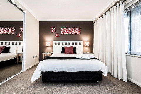 Two Bedroom Apt Next To Perth CBD With Parking. - Accommodation Cairns 0