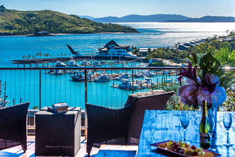 Uisce Luxury Holiday House With Jacuzzi Pool Table Cinema Premium Foxtel And Two Buggies - Accommodation Cairns 1
