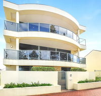 Ultimate Esplanade - 3 Storey Experience - WiFi - Accommodation Cairns