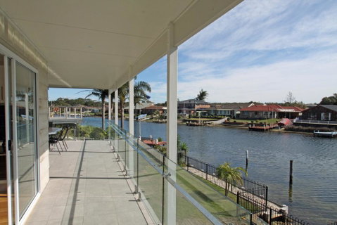 Unbeatable Waterfront Location - Accommodation Cairns 1