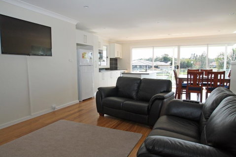 Unbeatable Waterfront Location - Accommodation Cairns 3