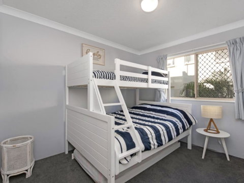 Unit 3 Emerald Shores - Shipping Lane Views! - Accommodation Cairns 3