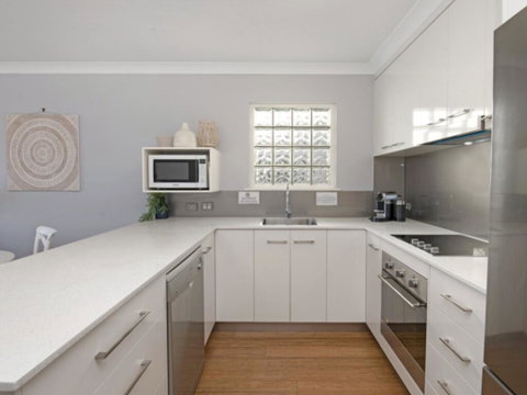 Unit 3 Emerald Shores - Shipping Lane Views! - Accommodation Cairns 0