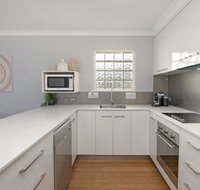 Unit 3 Emerald Shores - shipping lane views - Accommodation Cairns