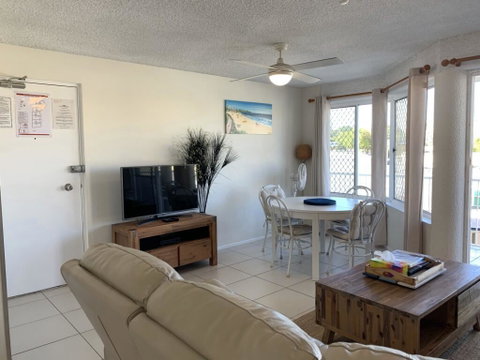 Unit 6 'mainsail Apartments' Free Wifi! - Accommodation Cairns 2