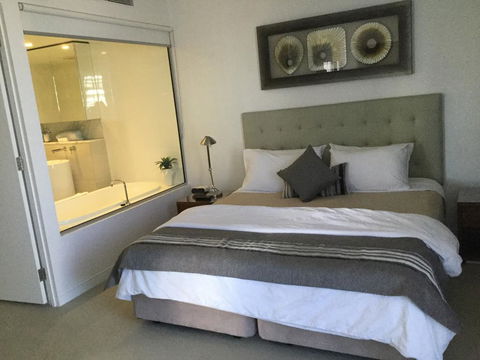 Upmarket Resort At Oracle Broadbeach URGC - Accommodation Cairns 3