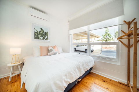 Urban Beach Shack-Metres From The Beach & Cafes - Accommodation Cairns 2