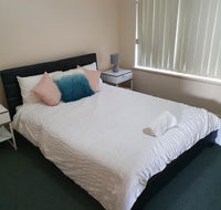 Value 2 Bed Villa Close to QEH  Airport  City  Beach - Accommodation Cairns