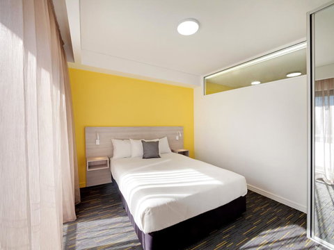 Value Suites Penrith - Accommodation Cairns 2