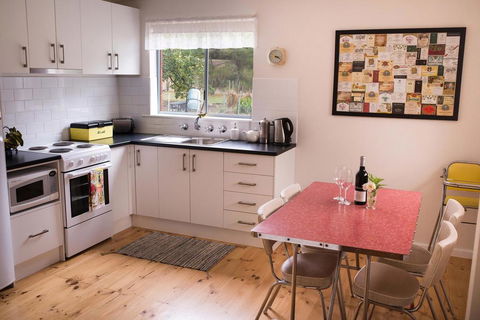 Veritas Cottage - Accommodation Cairns 2
