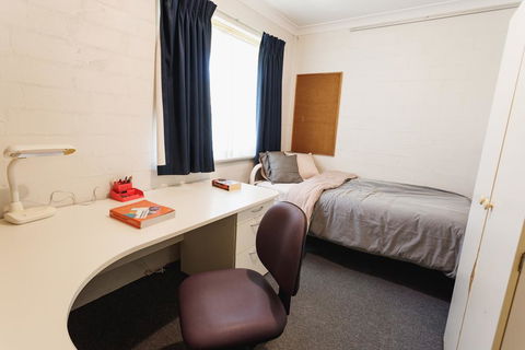 Vickery House 8 Bedroom Flat - Accommodation Cairns 1
