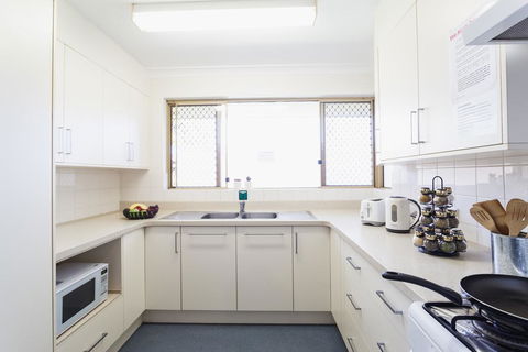 Vickery House 8 Bedroom Flat - Accommodation Cairns 0