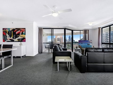 Victoria Square 2 Bed Ocean View Broadbeach - Accommodation Cairns 2