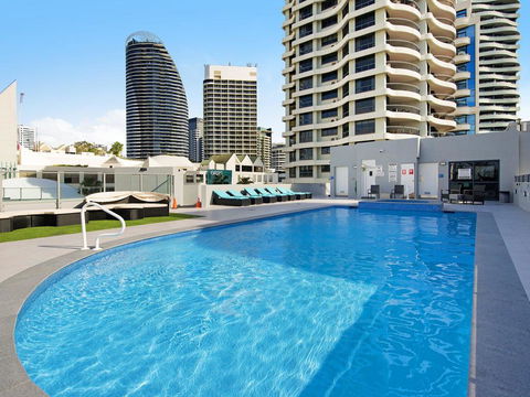 Victoria Square 2 Bed Ocean View Broadbeach - Accommodation Cairns 3
