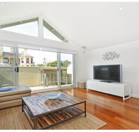 Villa by the Sea - Accommodation Cairns