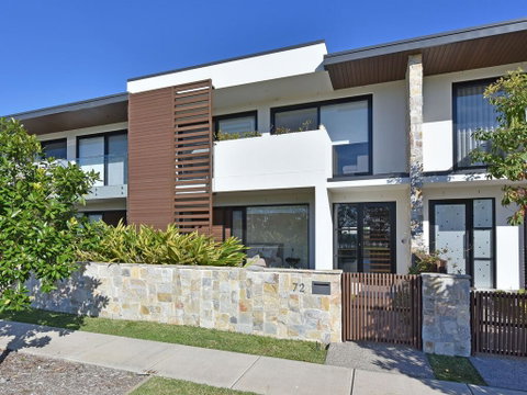 Villa Catania Waterside At Trinity Point - Accommodation Cairns 0