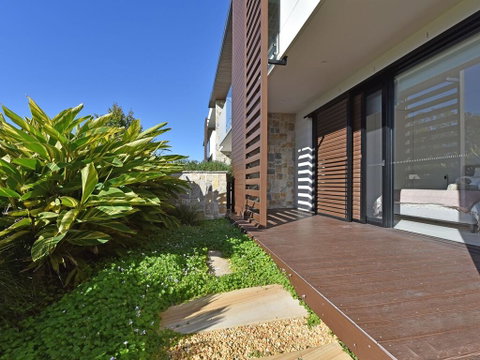 Villa Catania Waterside At Trinity Point - Accommodation Cairns 2