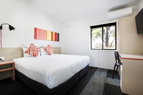 Villawood Hotel - Accommodation Cairns 0