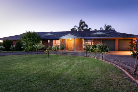 Vineyard Retreat Mildura - Accommodation Cairns 0