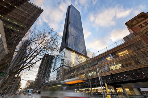 Wake To Eureka Tower Views From Prestigious Collins St - Accommodation Cairns 1
